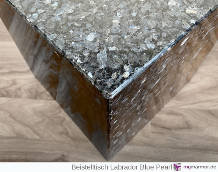 Kantenansicht Beistelltisch Labrador Blue Pearl