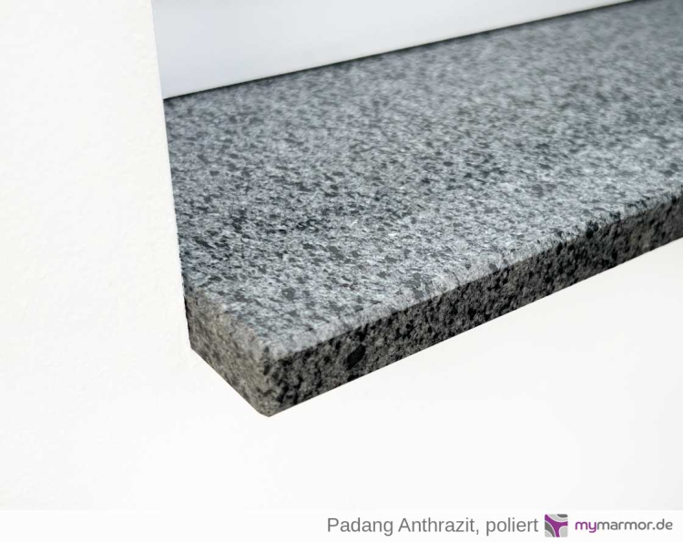 Kantenansicht Padang Anthrazit, poliert